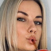 Aleksandra-Anna Desnuda