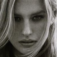 Alice Cornish Desnuda