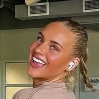 Beth Grotelueschen Desnuda
