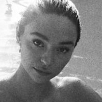 Emma Holley Desnuda