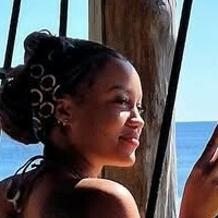 Exactly Essence Desnuda