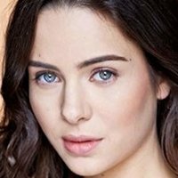 Holly Deveaux Desnuda