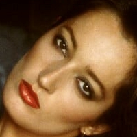 Isabella Ard Desnuda