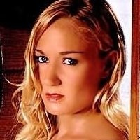 Janine Kunze Desnuda