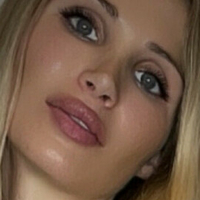 kinkypiercedcoupletease Desnuda