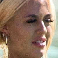 Lottie Tomlinson Desnuda