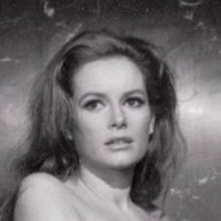 Luciana Paluzzi Desnuda