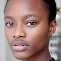 Mayowa Nicholas Desnuda