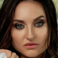 Melanie Pavlova Desnuda