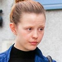 Mia Goth Desnuda