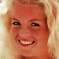 michaelsen Desnuda