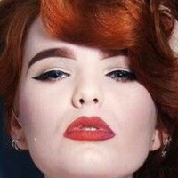 MissDeadlyRed Desnuda