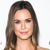 Odette Annable Desnuda