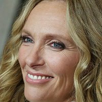 Toni Collette Desnuda